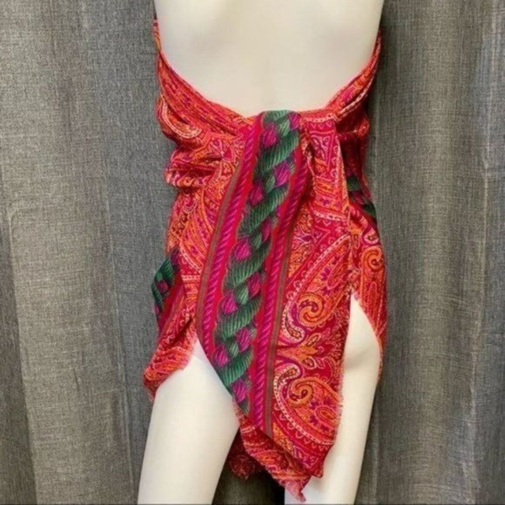 Gorgeous vtg Bloomingdales wool crepe shawl - Picture 7 of 9